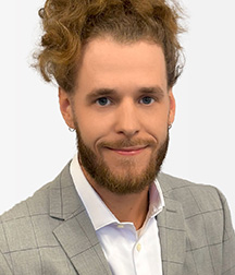 Nick Bachelor headshot